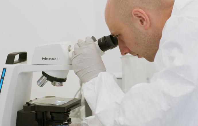 Polacy opracowali rewolucyjną technologię do nieinwazyjnego monitorowania poziomu substancj