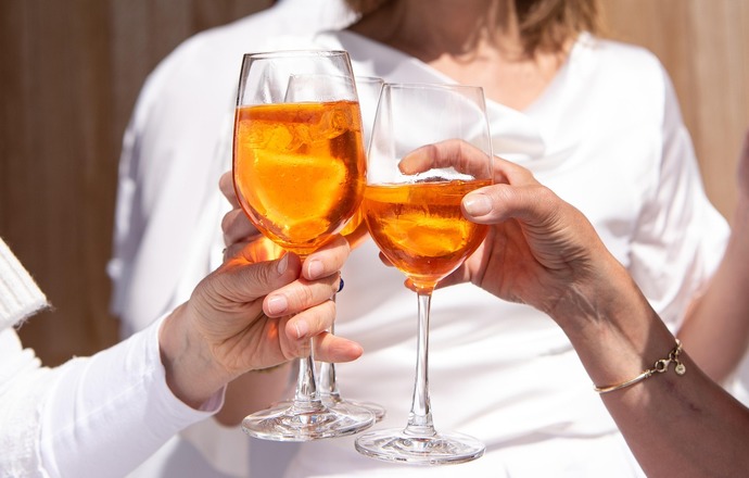 Przełom w walce z nałogiem? Jak leki na otyłość zmieniają percepcję alkoholu?